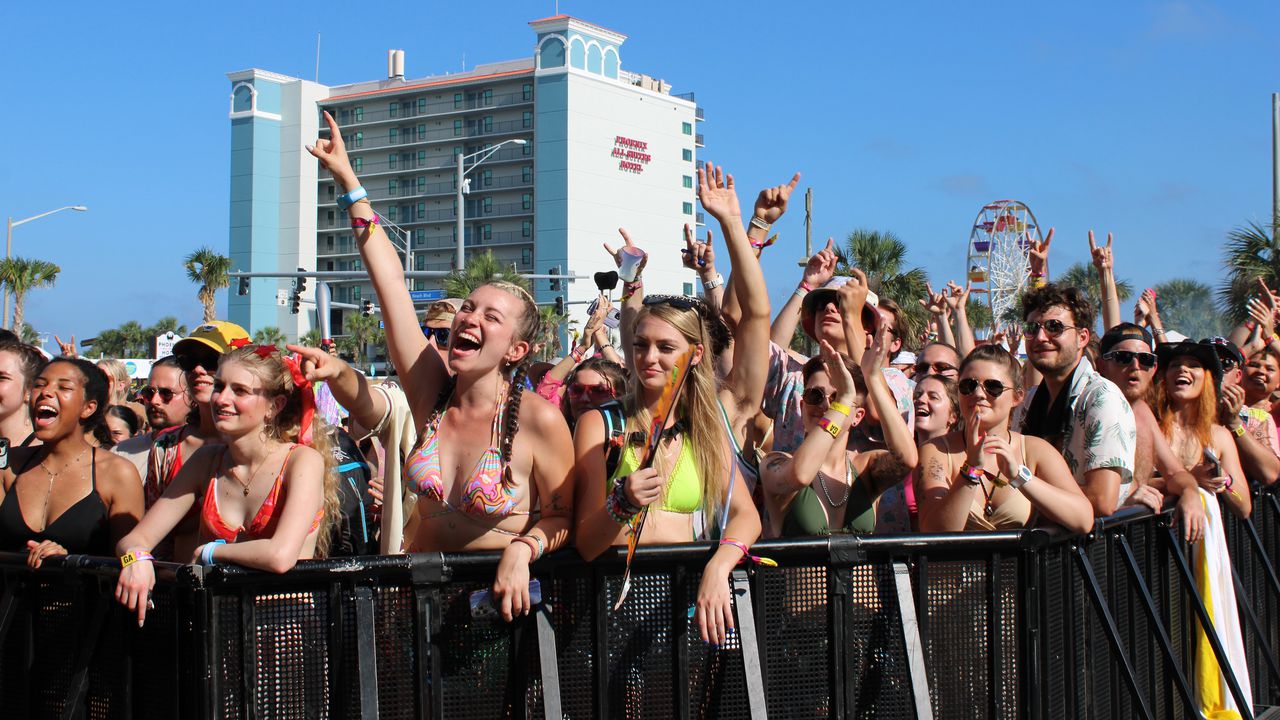 Day 1 Hangout Fest 2023 Pictures