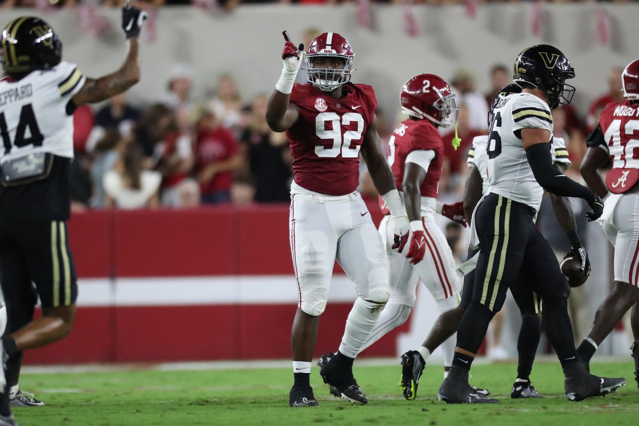 Alabama DL to miss rest of season after neck surgery