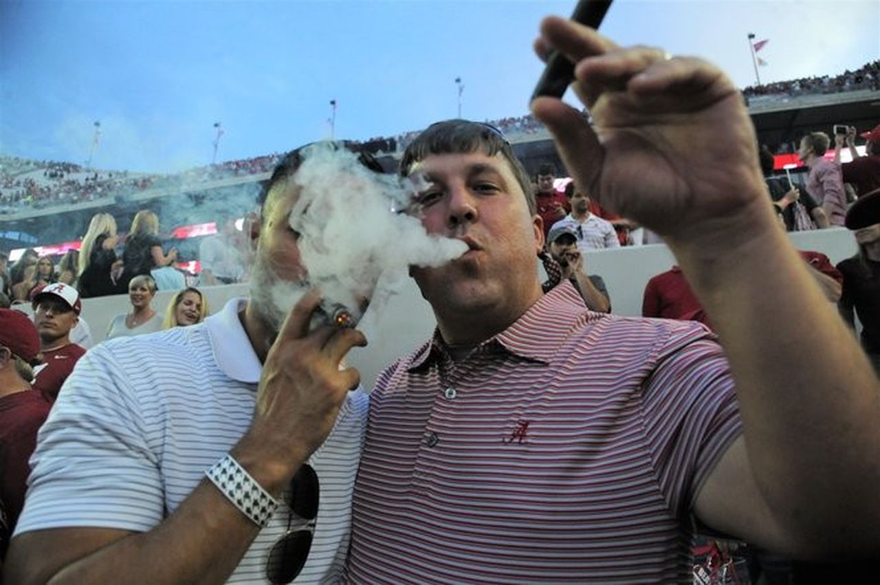 Alabama fans smoking too many cigars? Doctor explains risk of one a year for 15 straight years