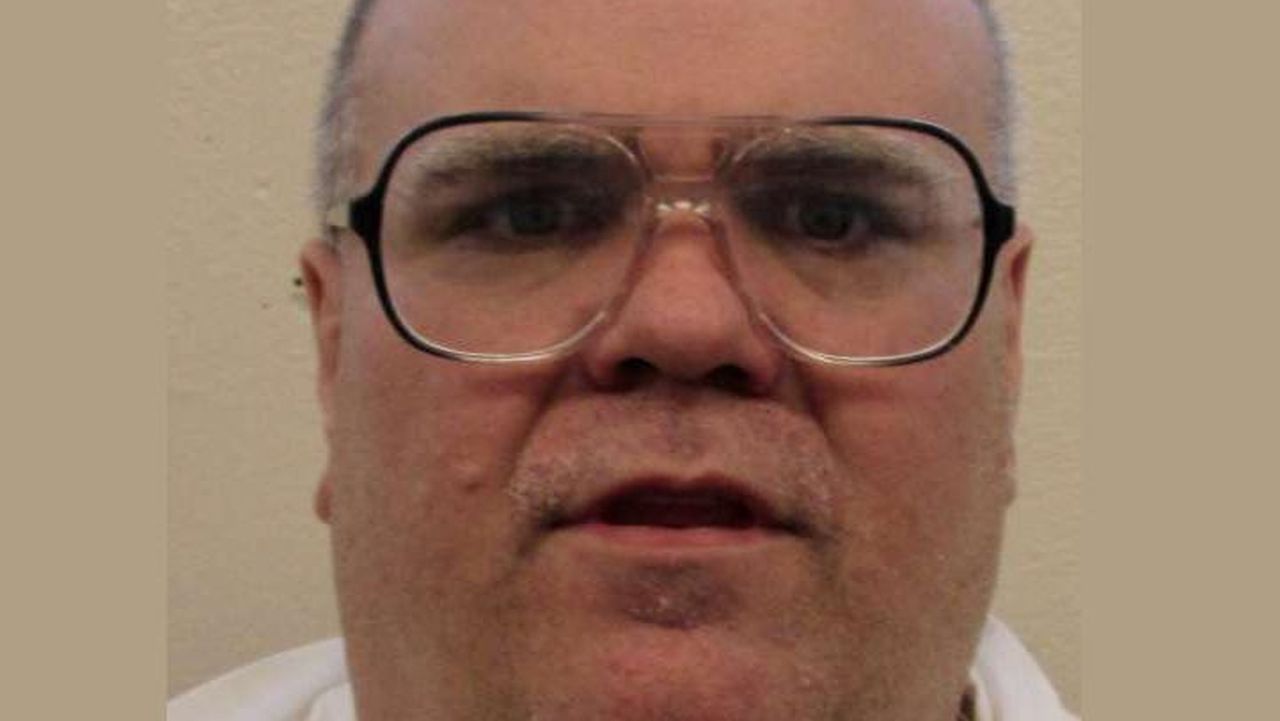 Alan Miller claims AL prison workers looked for vein in failed execution for 90 minutes