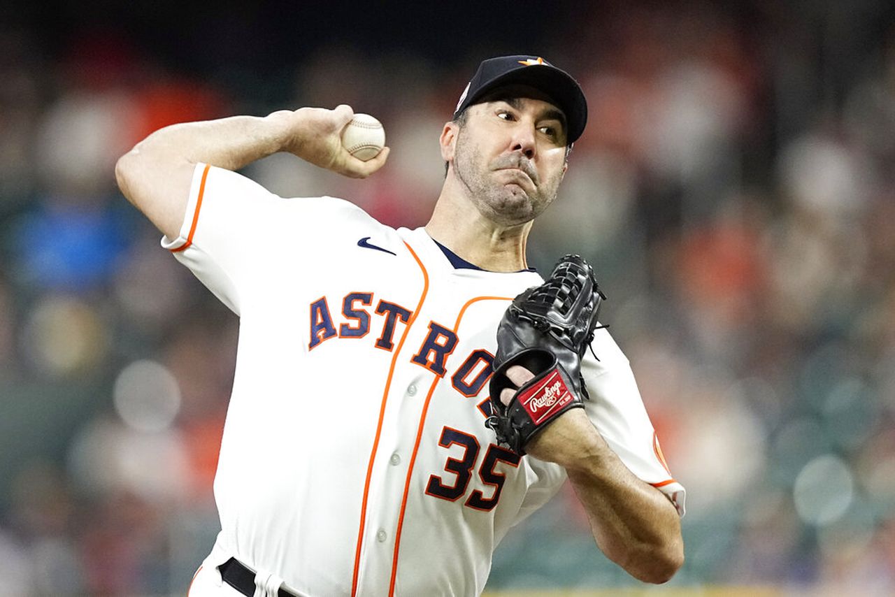 Astros-Mariners Game 1 2022 live stream, odds (10/11)