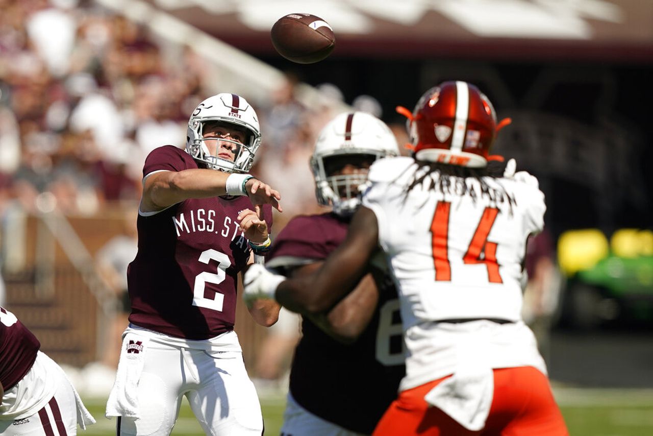 Mississippi State quarterback Will Rogers passes against Bowling Green