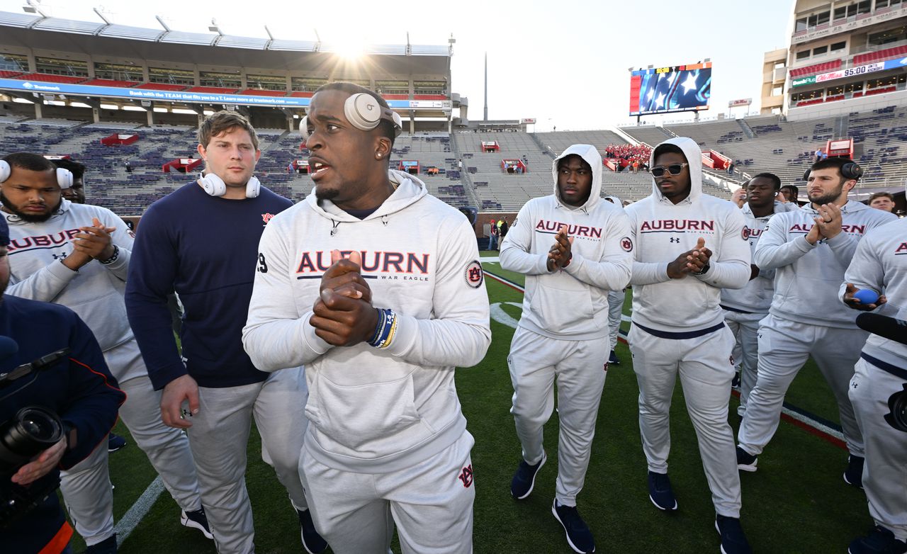 Auburn vs. No. 9 Ole Miss live score updates, analysis