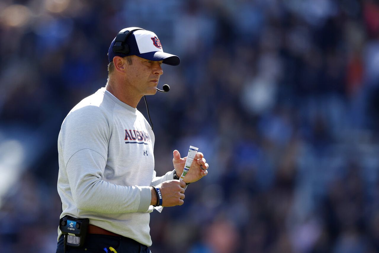 Bryan Harsin fired as Auburn coach after 21 games, losing record