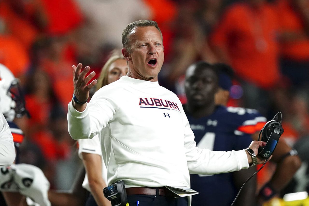 Does Auburn’s offense have an identity crisis at season’s halfway point?