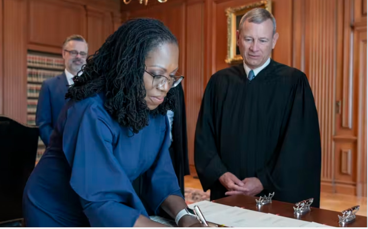 In Alabama voting case Justice Ketanji Brown Jackson finds her voice on Supreme Court