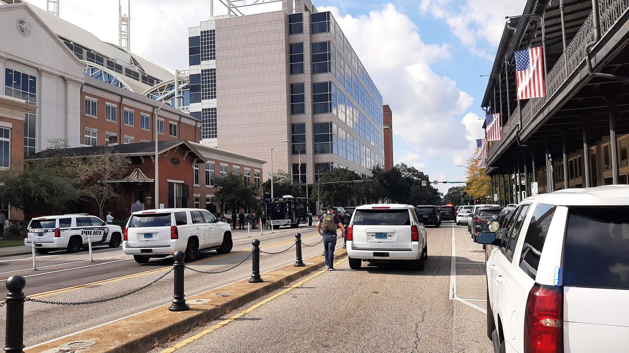 Mobile’s Government Plaza on lockdown: Armed, suicidal man shows up at government building