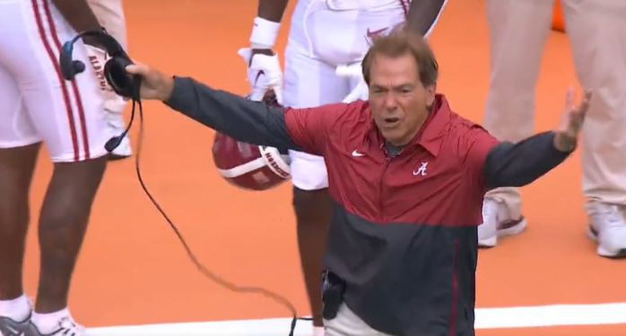 Nick Saban loses it on player, is all Alabama fans after Tide special teams blunder