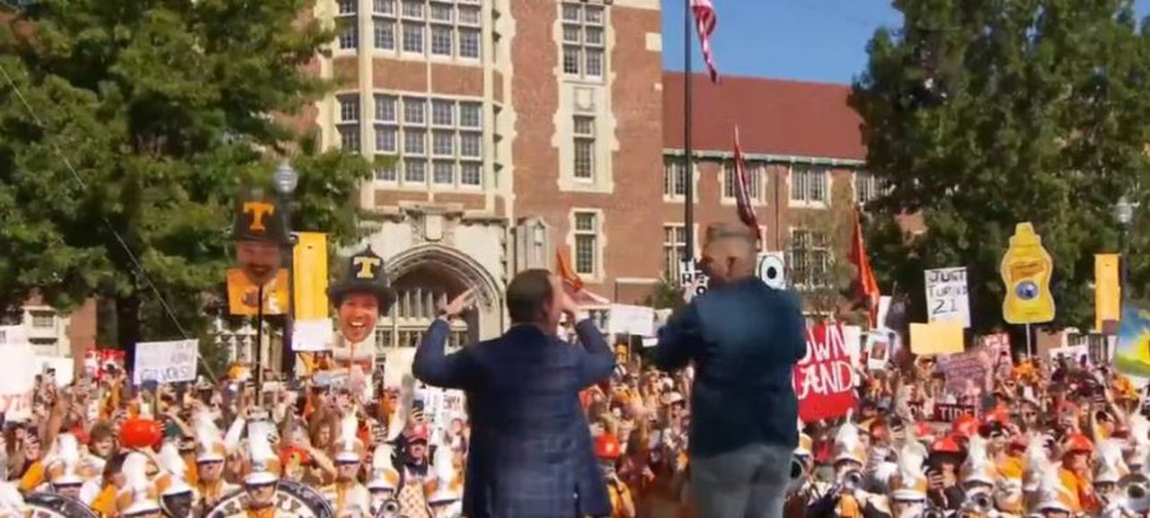 Peyton Manning and Pat McAfee lead band in ‘Rocky Top’ during ESPN’s ‘College GameDay’