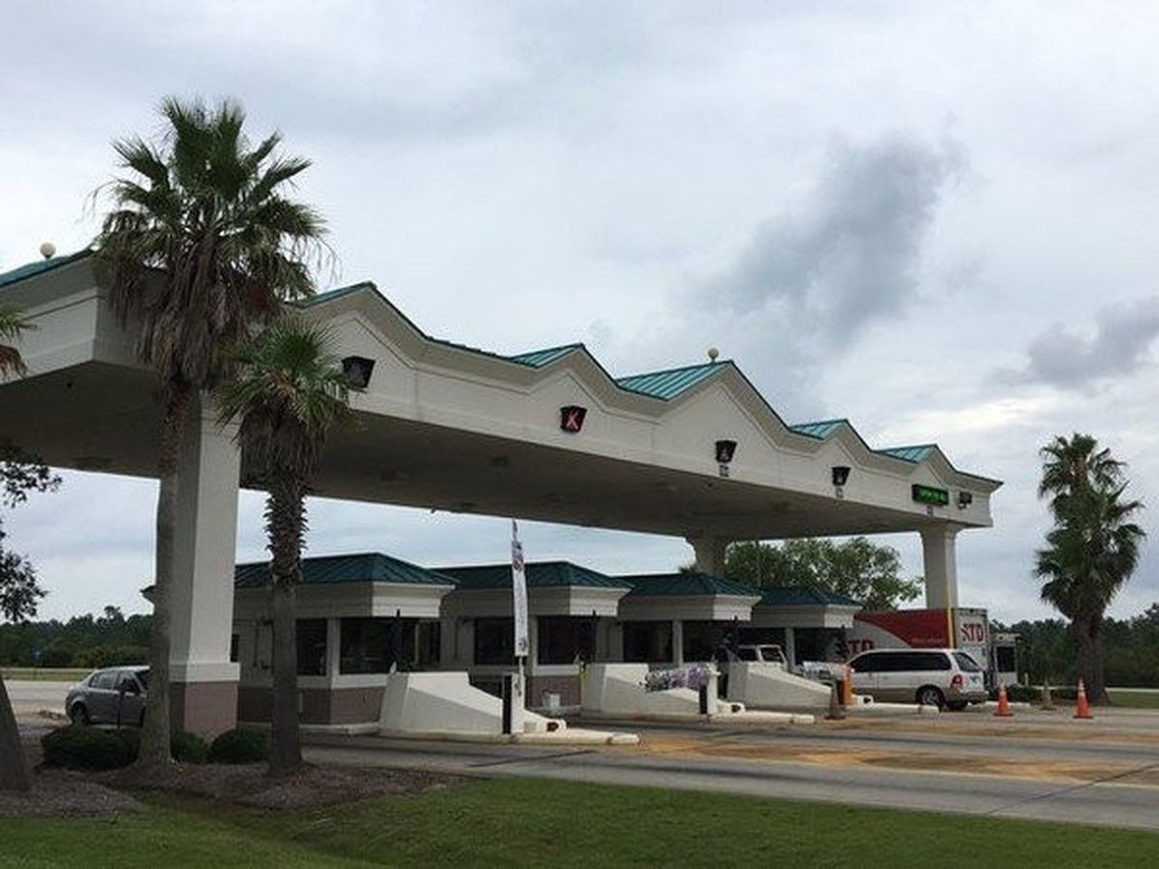 Toll plaza on the Foley Beach Express