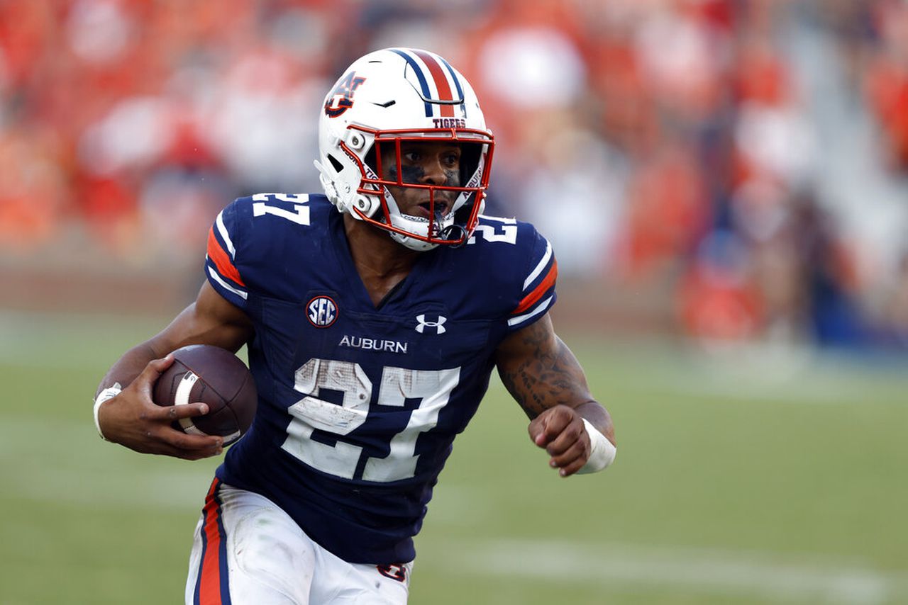 Running back Jarquez Hunter provides energy for Auburn’s offense