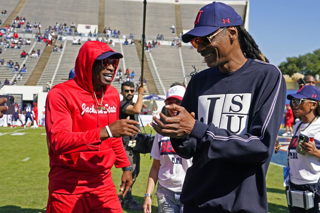 Snoop Dogg joins Deion Sanders for homecoming, takes jab at Alabama State coach: ‘We SWAC’