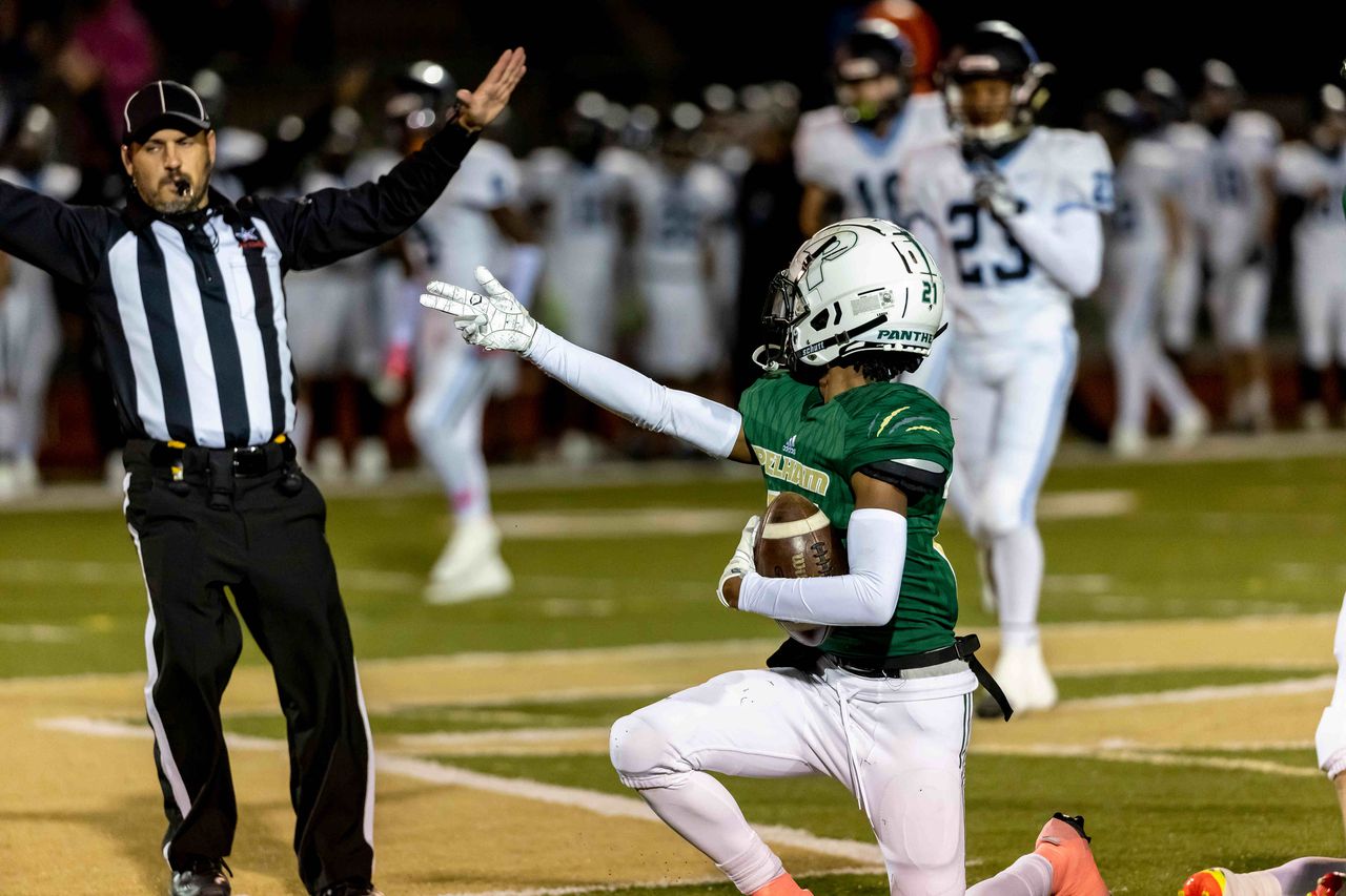 Spain Park closes out season with 35-14 win at Pelham