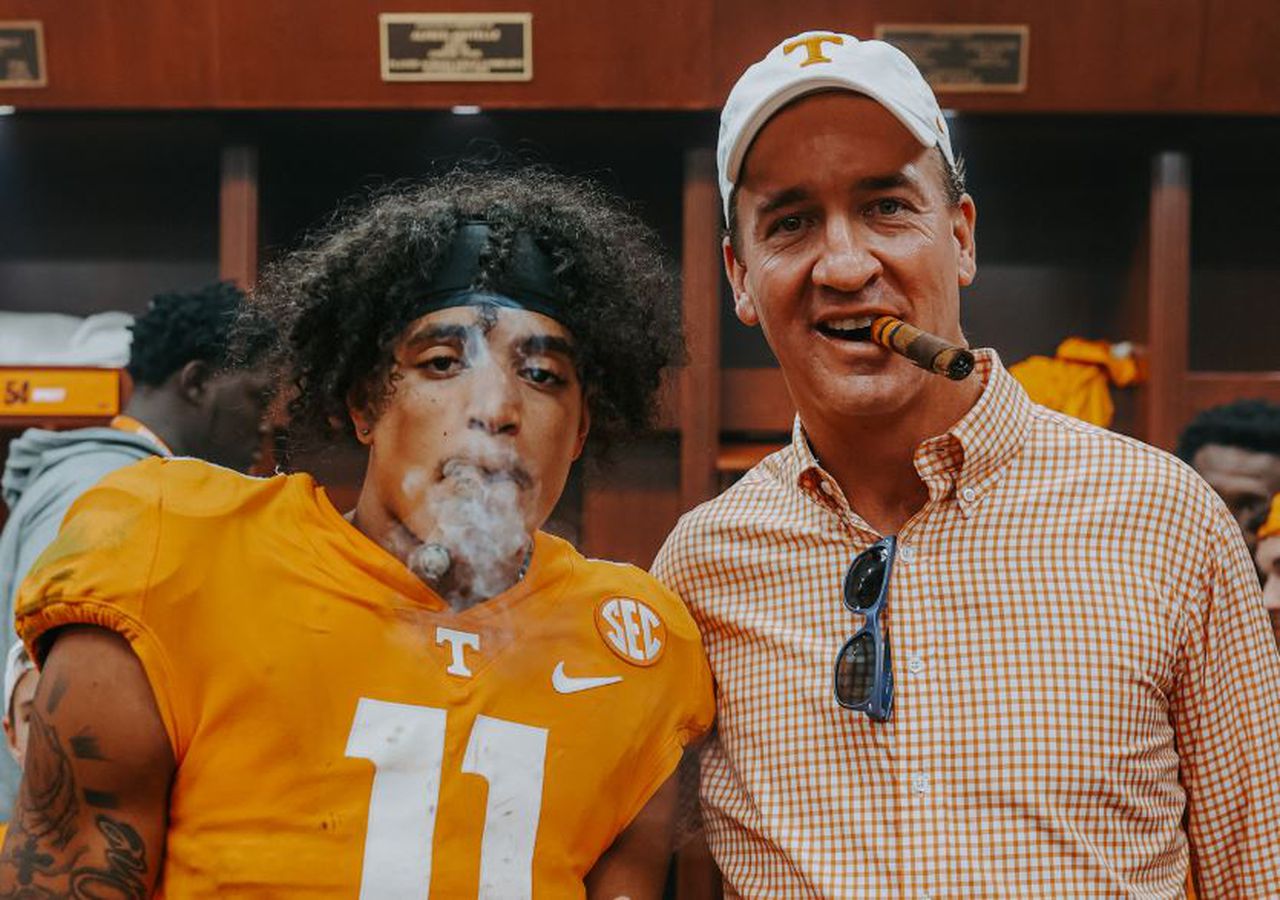 Tennessee’s Jalin Hyatt, Peyton Manning, Josh Heupel break out cigars after Alabama win