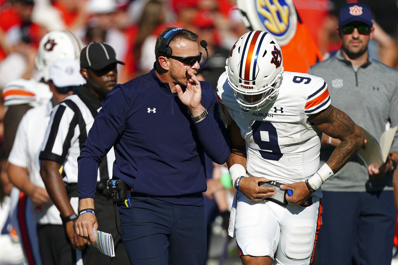 The pressing issue Auburn's offense must resolve against No. 9 Ole Miss