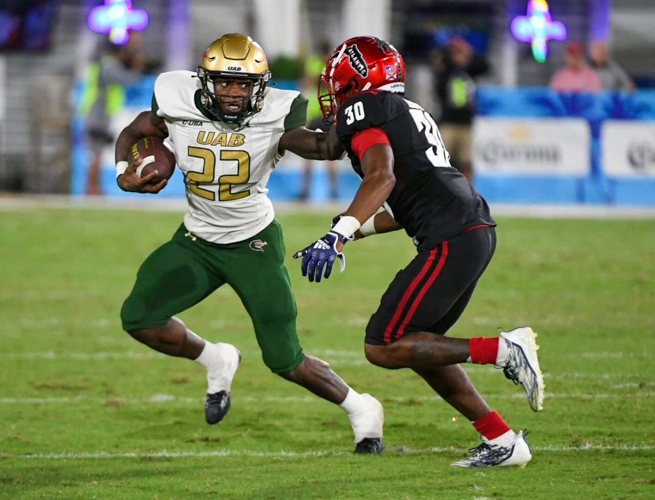 UAB unable to complete late rally; road woes continue in loss at FAU