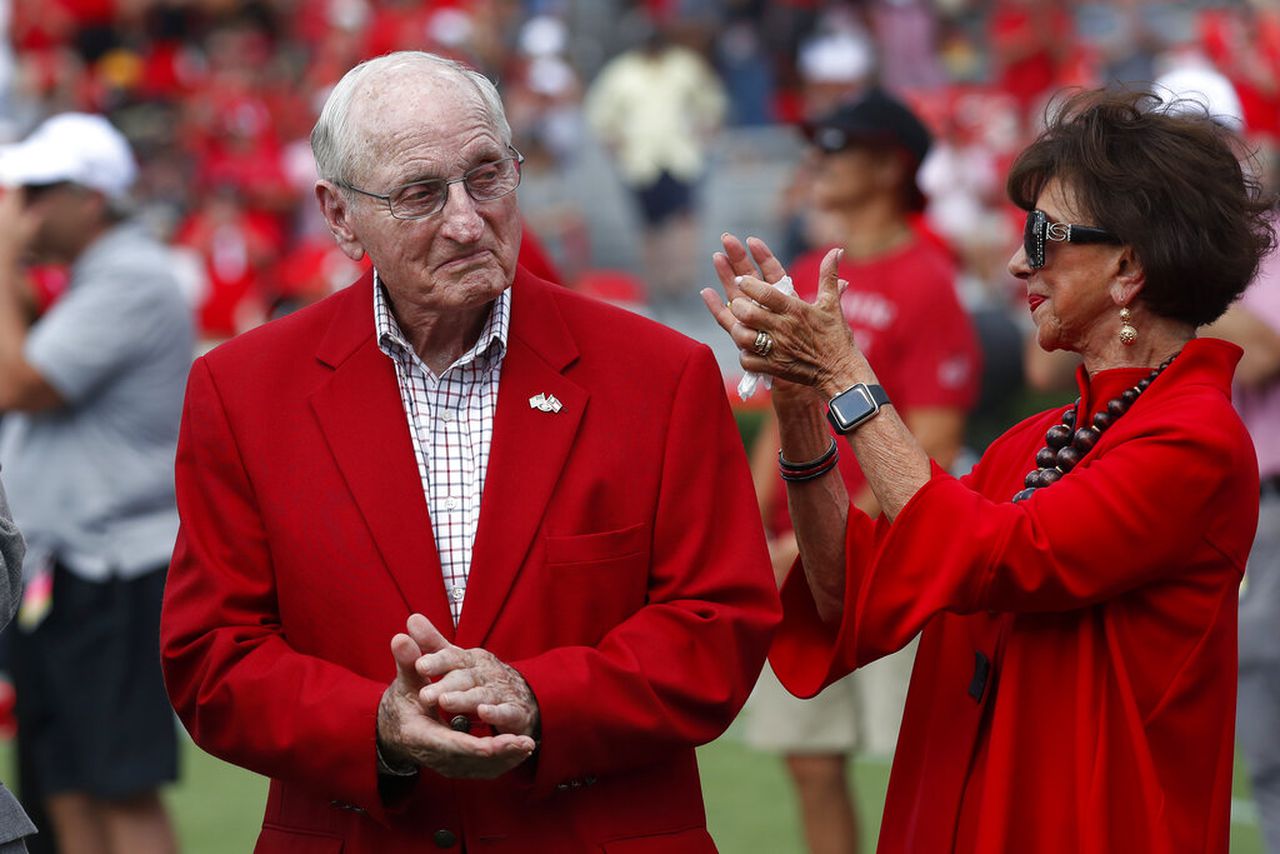 UGA's Dooley back home after COVID-related hospital stay