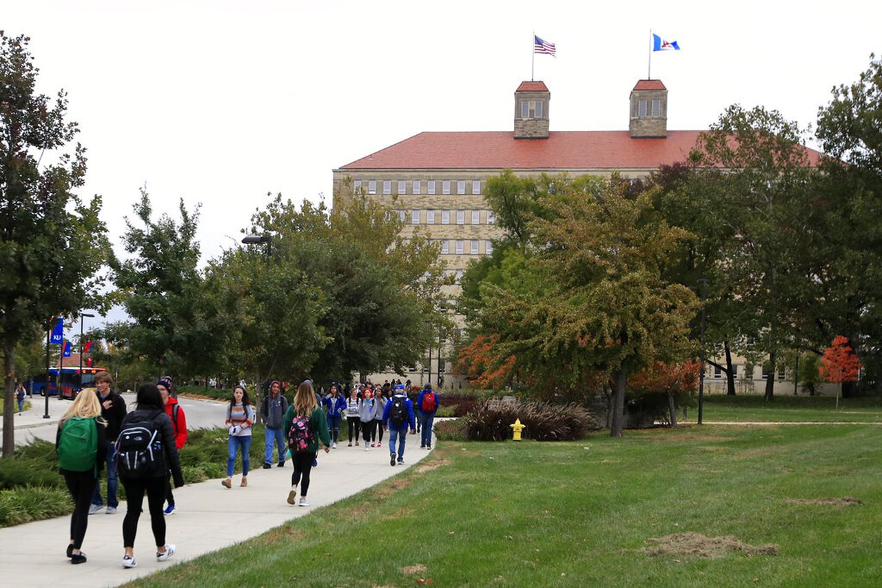 University of Kansas returning Native American remains