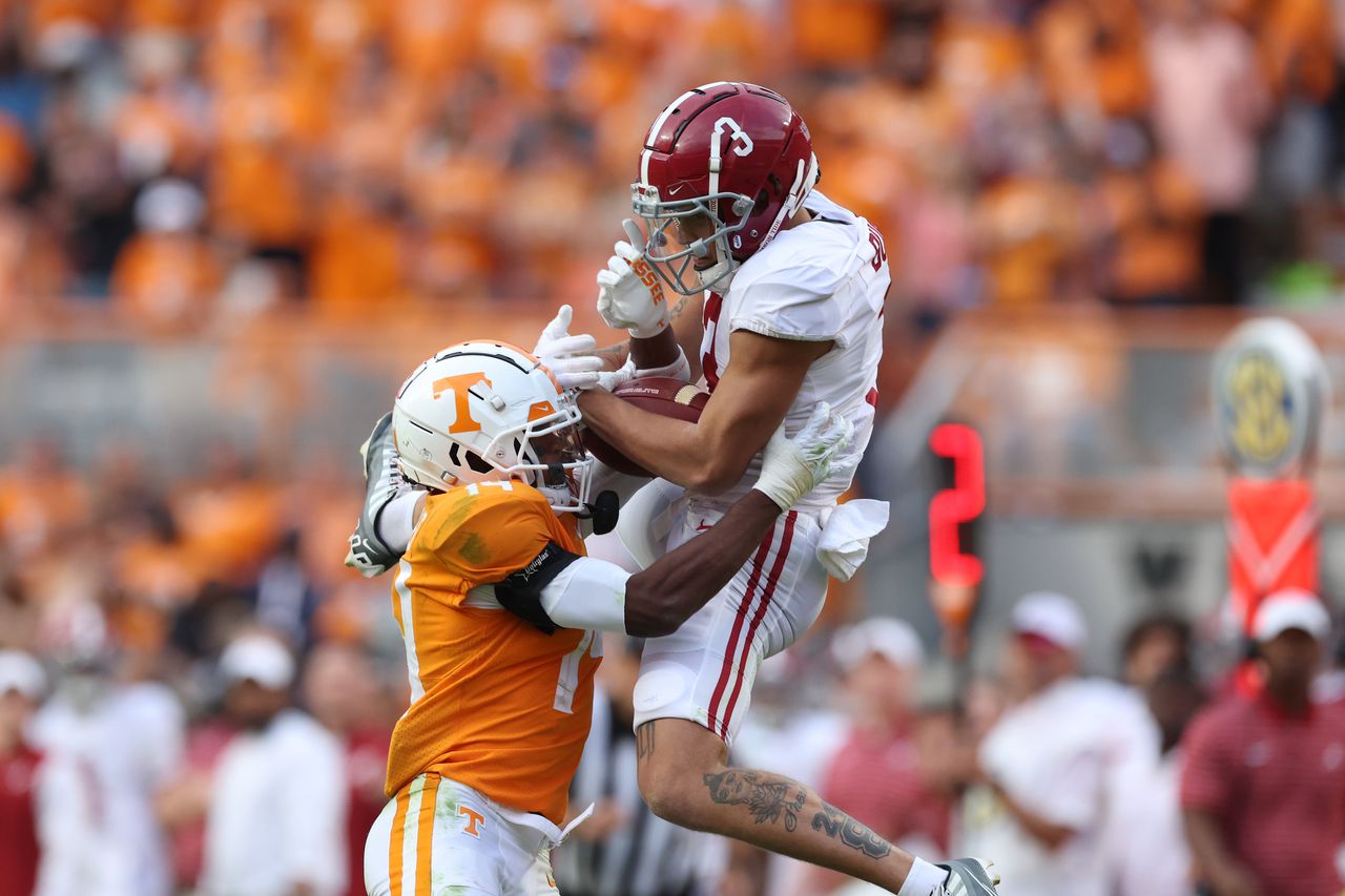Video appears to show Alabama WR strike Tennessee fan
