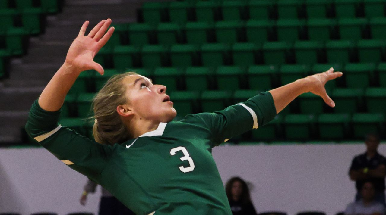 Vote for the volleyball top player performance for Week 8