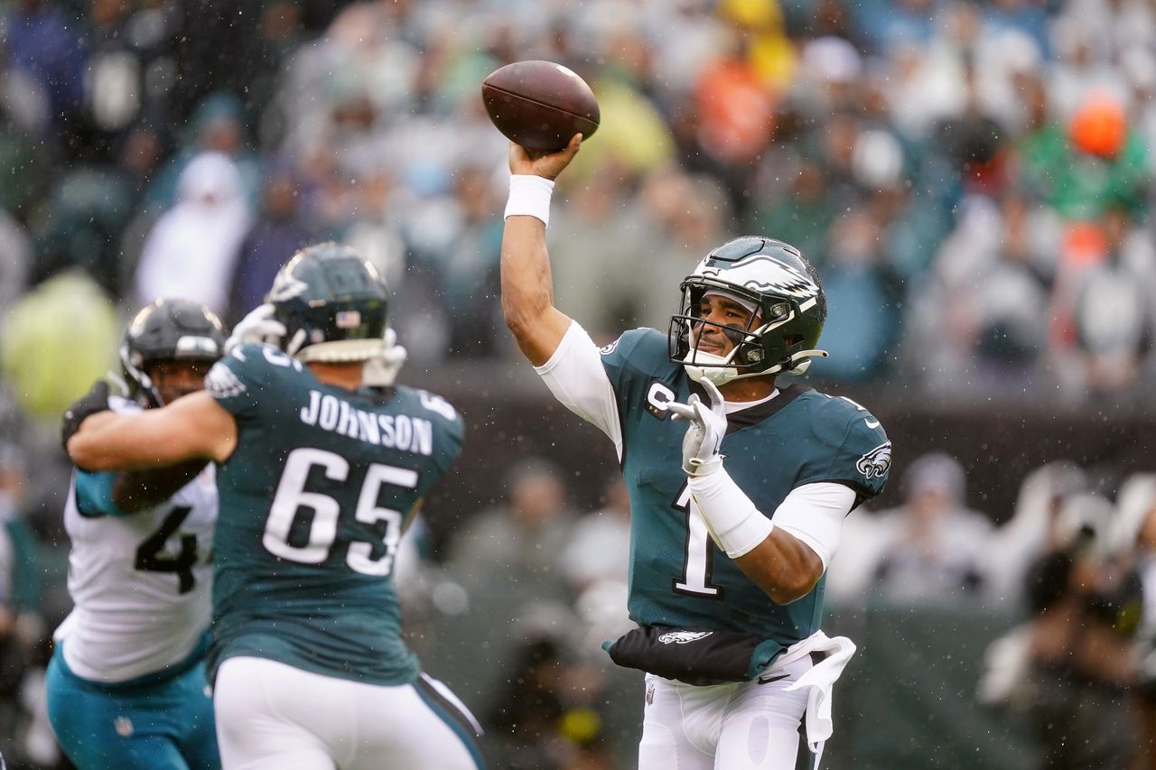 What TV channel is Eagles-Cardinals on today? Live stream, time, how to watch online