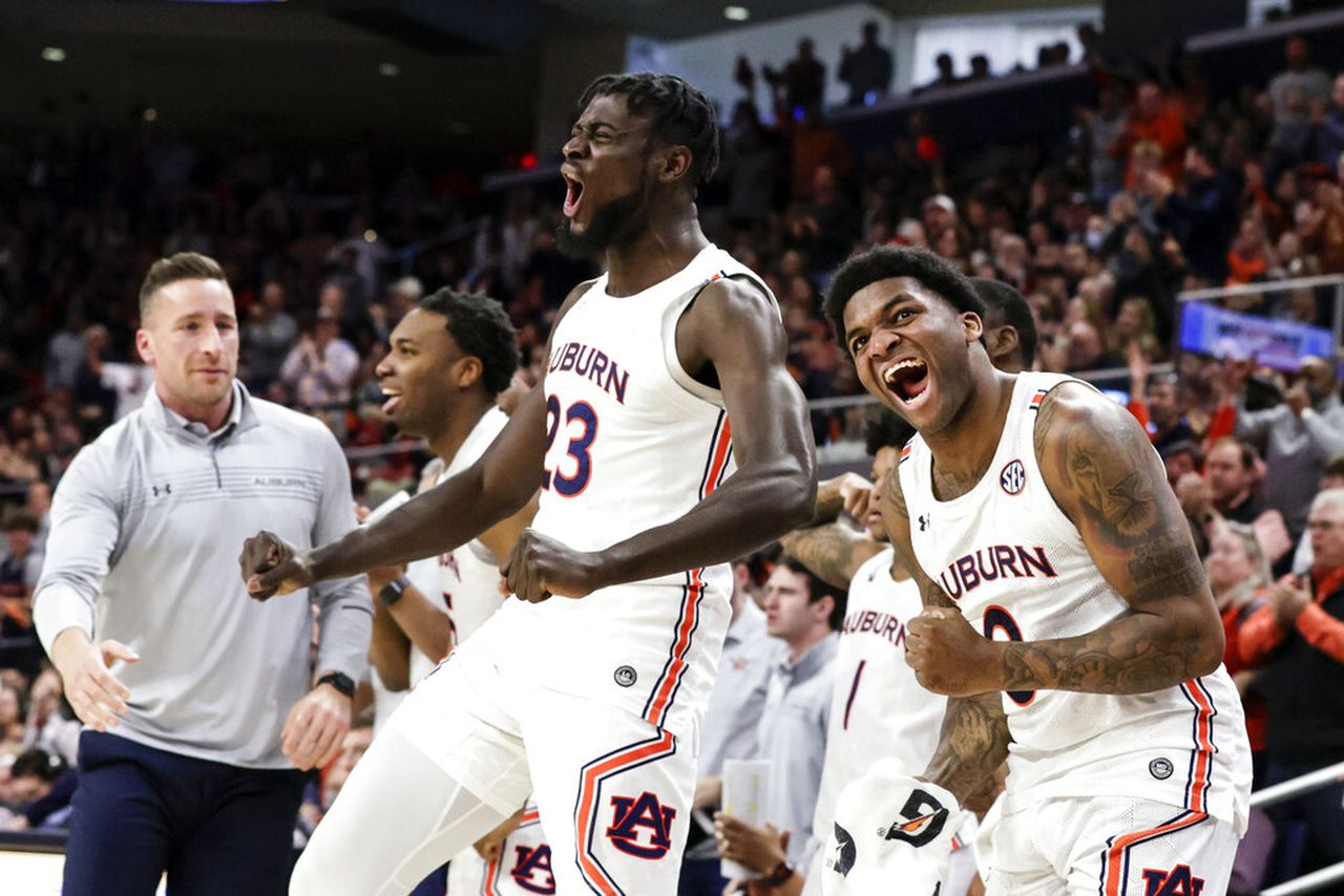 Auburn basketball vs. UAH live score updates, analysis