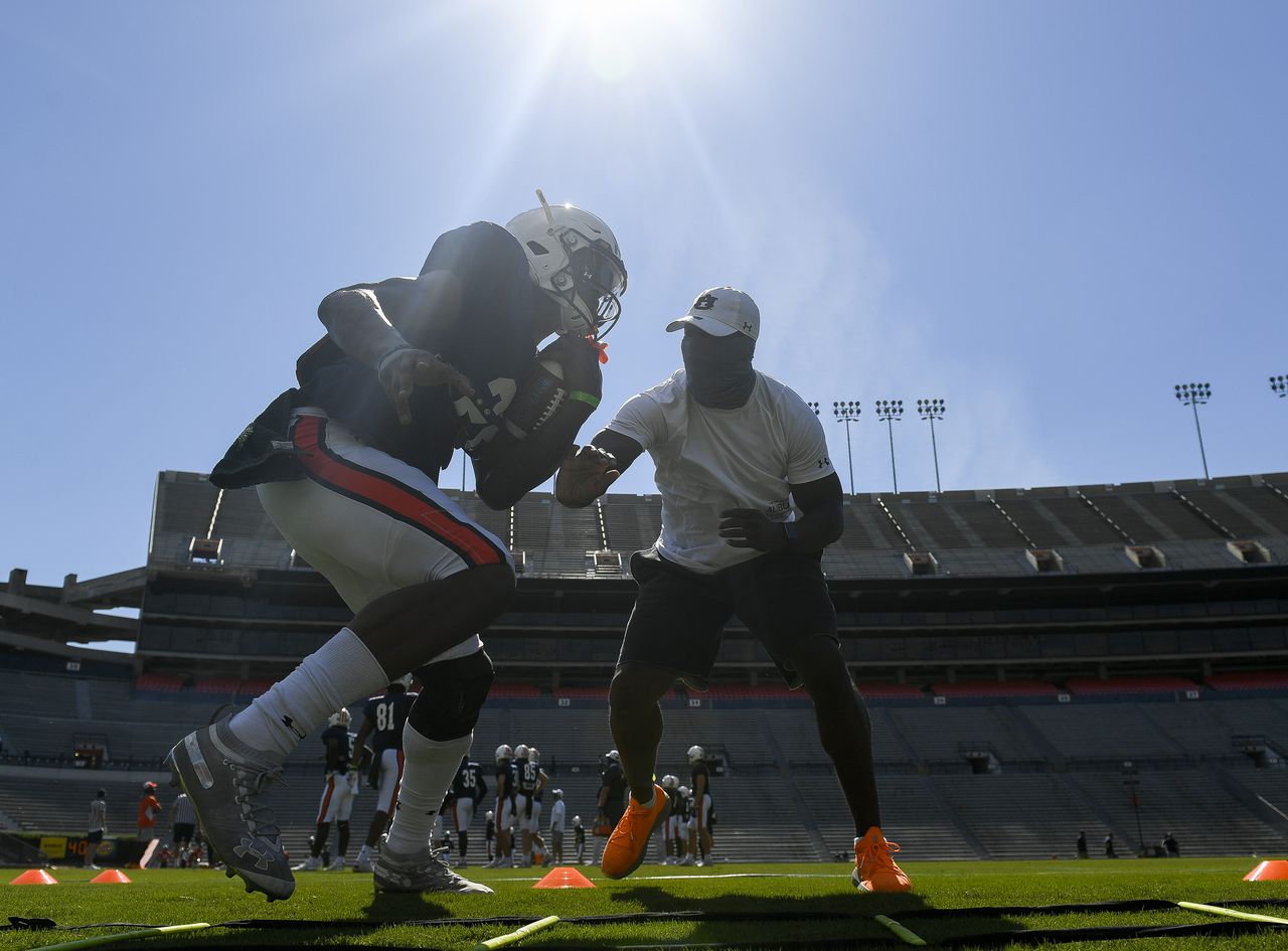 Cadillac Williams on AU recruiting: 'Only at Auburn do dreams come true'