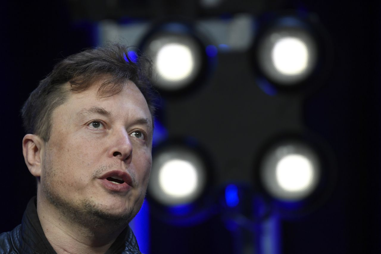 Elon Musk haggles with Stephen King over Twitter verification price: ‘How about $8?’