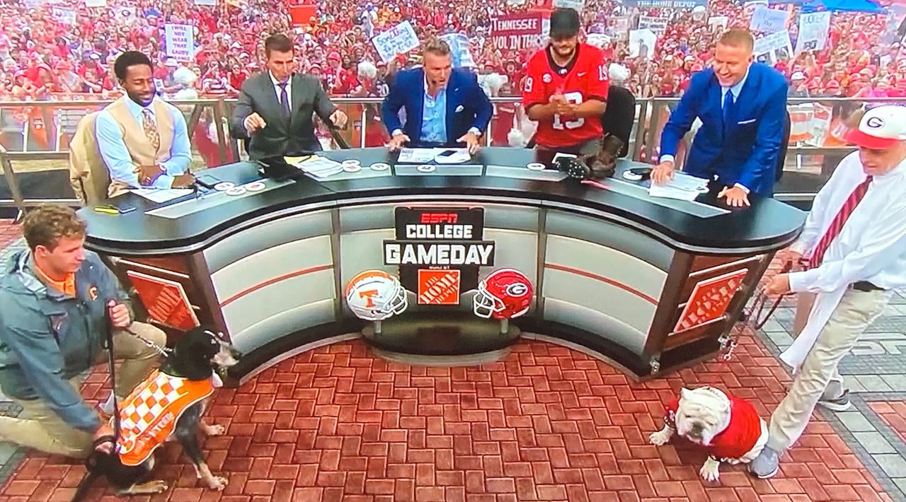 ESPN’s ‘College GameDay,’ with Luke Bryan, picks Alabama-LSU, Tennessee-Georgia