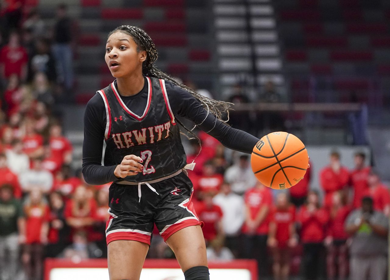 Hewitt Trussville vs Sparkman high school basketball