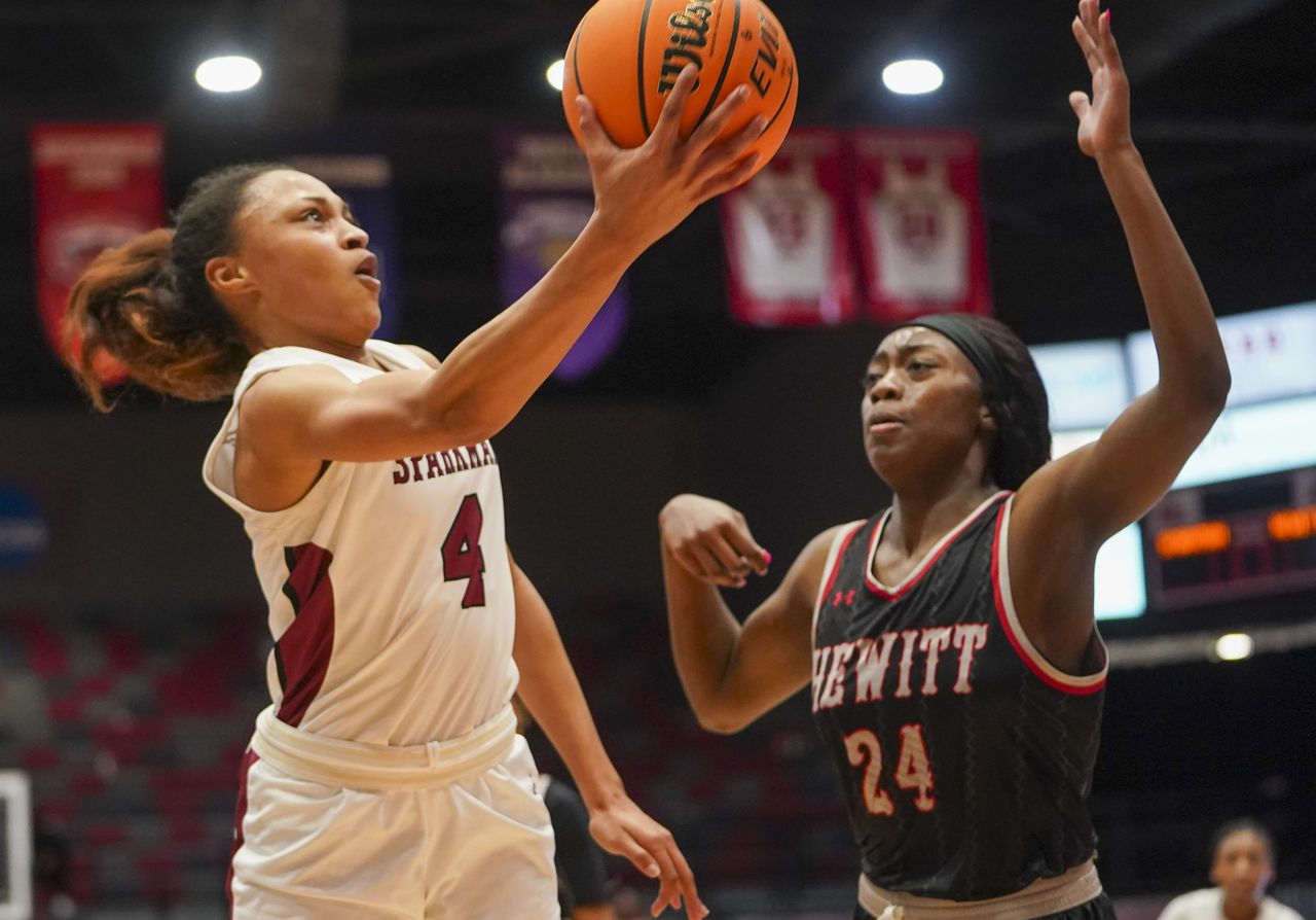 Hewitt Trussville vs Sparkman high school basketball