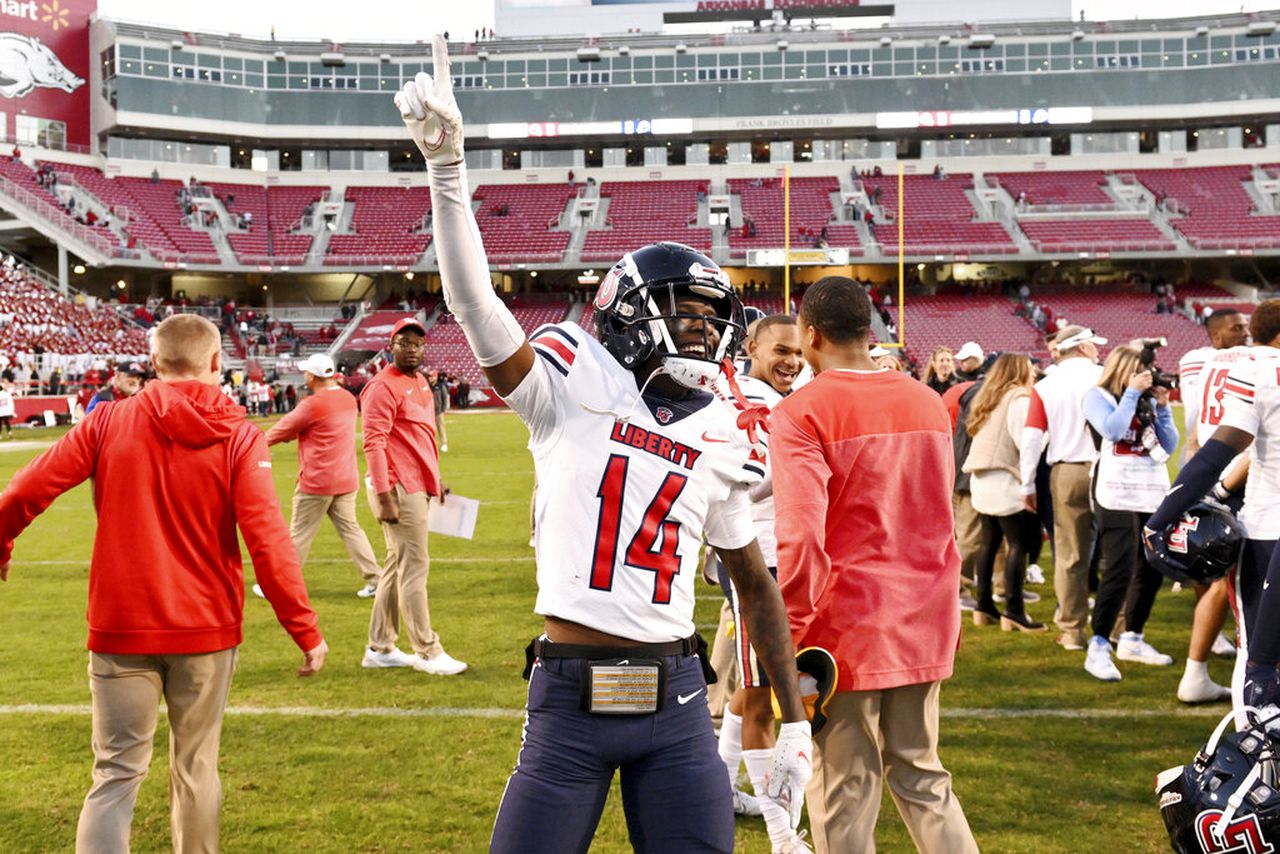 Hugh Freeze’s No. 23 Liberty beats Arkansas 21-19; Watch KJ Jefferson stopped on late 2-point play