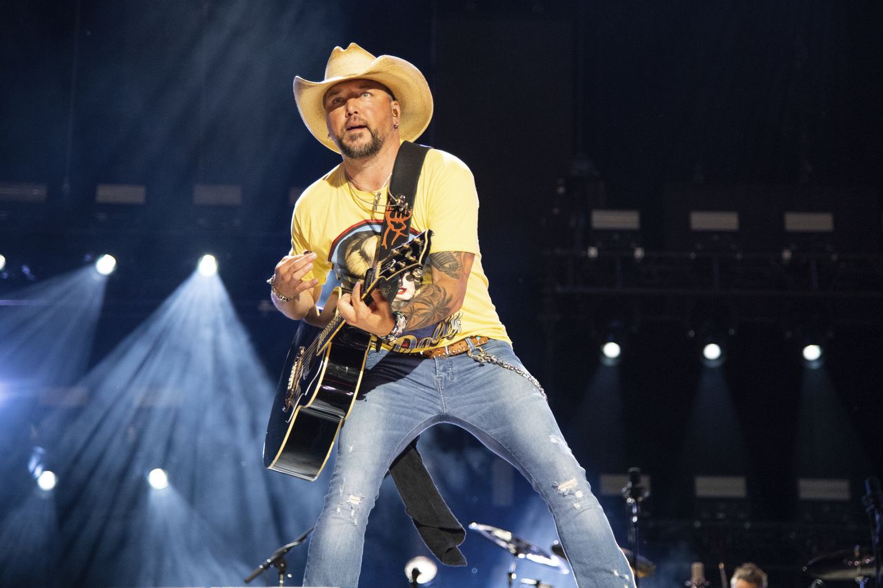 Listen to Jason Aldean’s cover of an Alabama classic, ‘Christmas in Dixie’