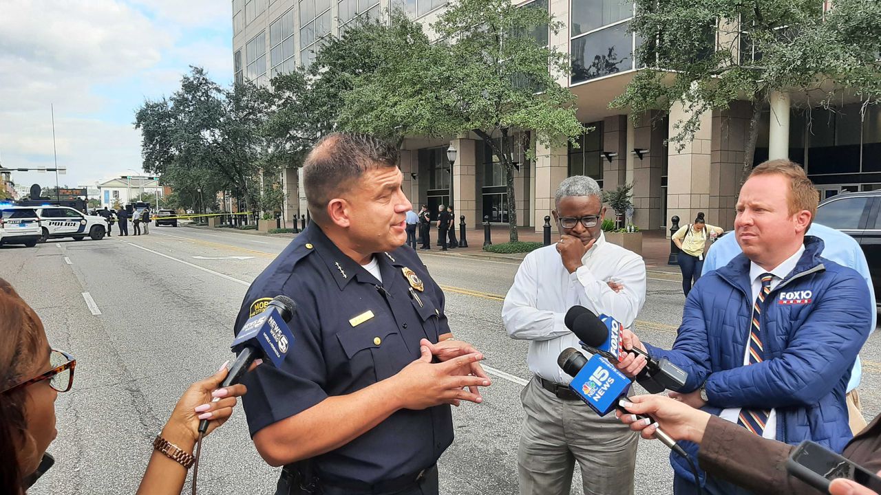 Mobile city officials have questions about emergency notifications after Government Plaza standoff