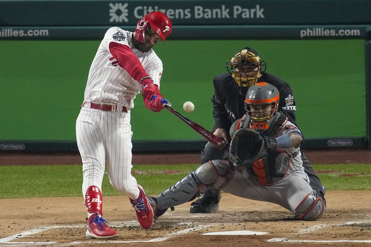 Phillies hit five home runs, beat Astros, 7-0, in Game 3 of World Series