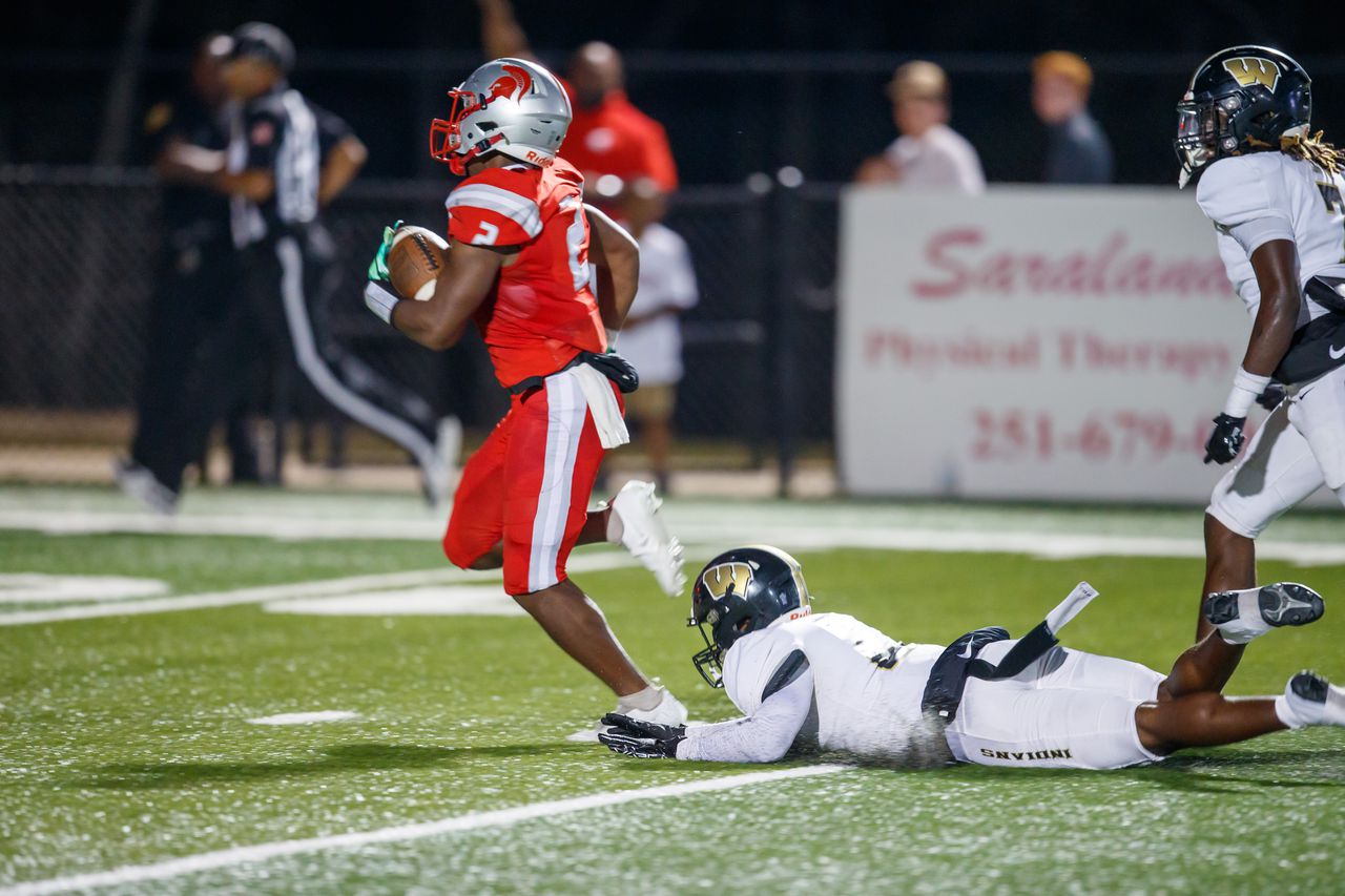 Saraland knocks off Wetumpka in Class 6A