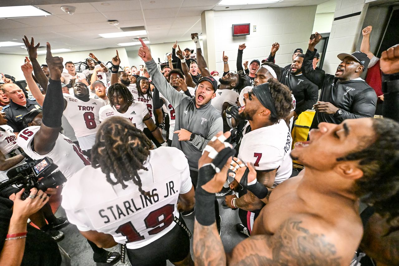 Troy rallies in 4th quarter for 23-17 win at Louisiana