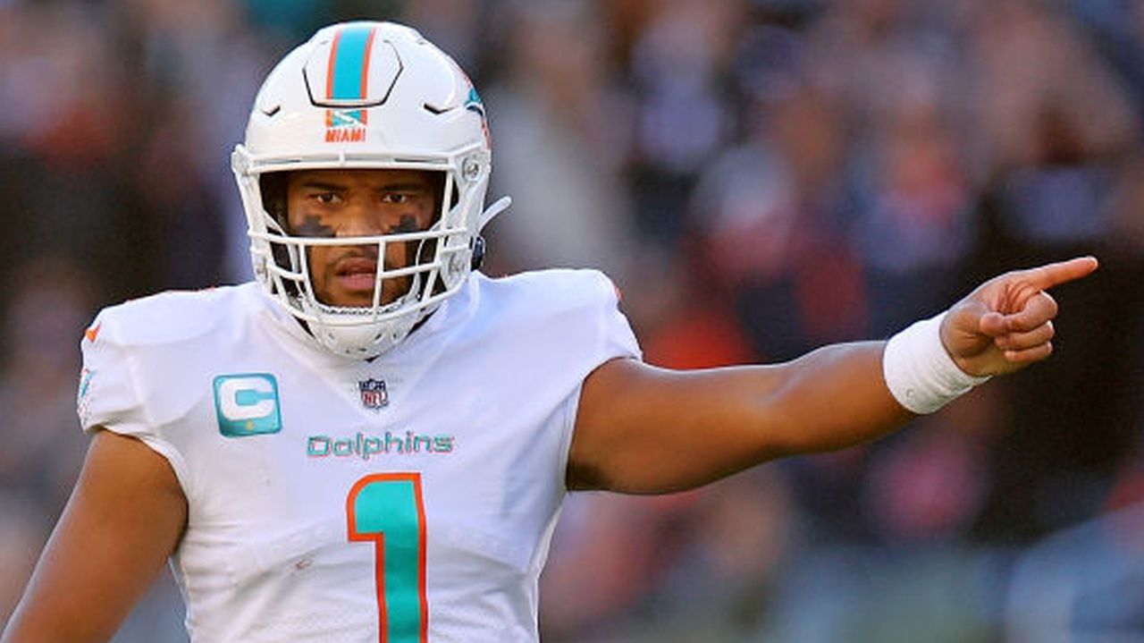 Tua Tagovailoa, Miami win despite Justin Fields’ record