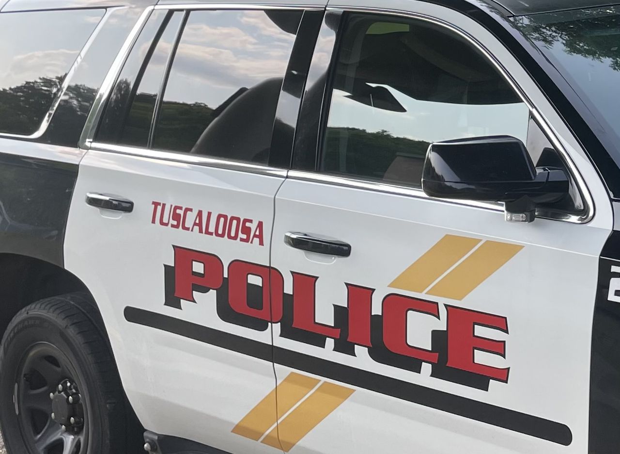 Tuscaloosa crash kills 1, sends 1 to hospital