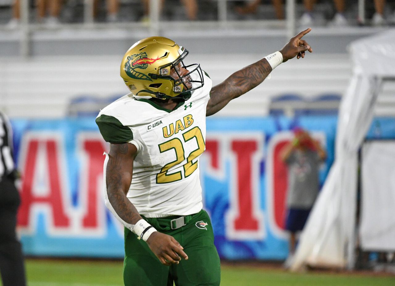 UAB’s DeWayne McBride shuns accolades in favor of team success