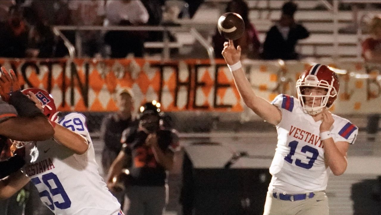 Vestavia Hills races past Austin in Class 7A playoffs