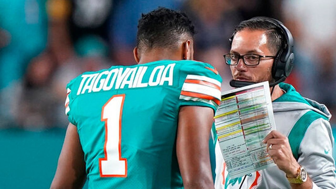 Who yells at Tua Tagovailoa for the Dolphins?