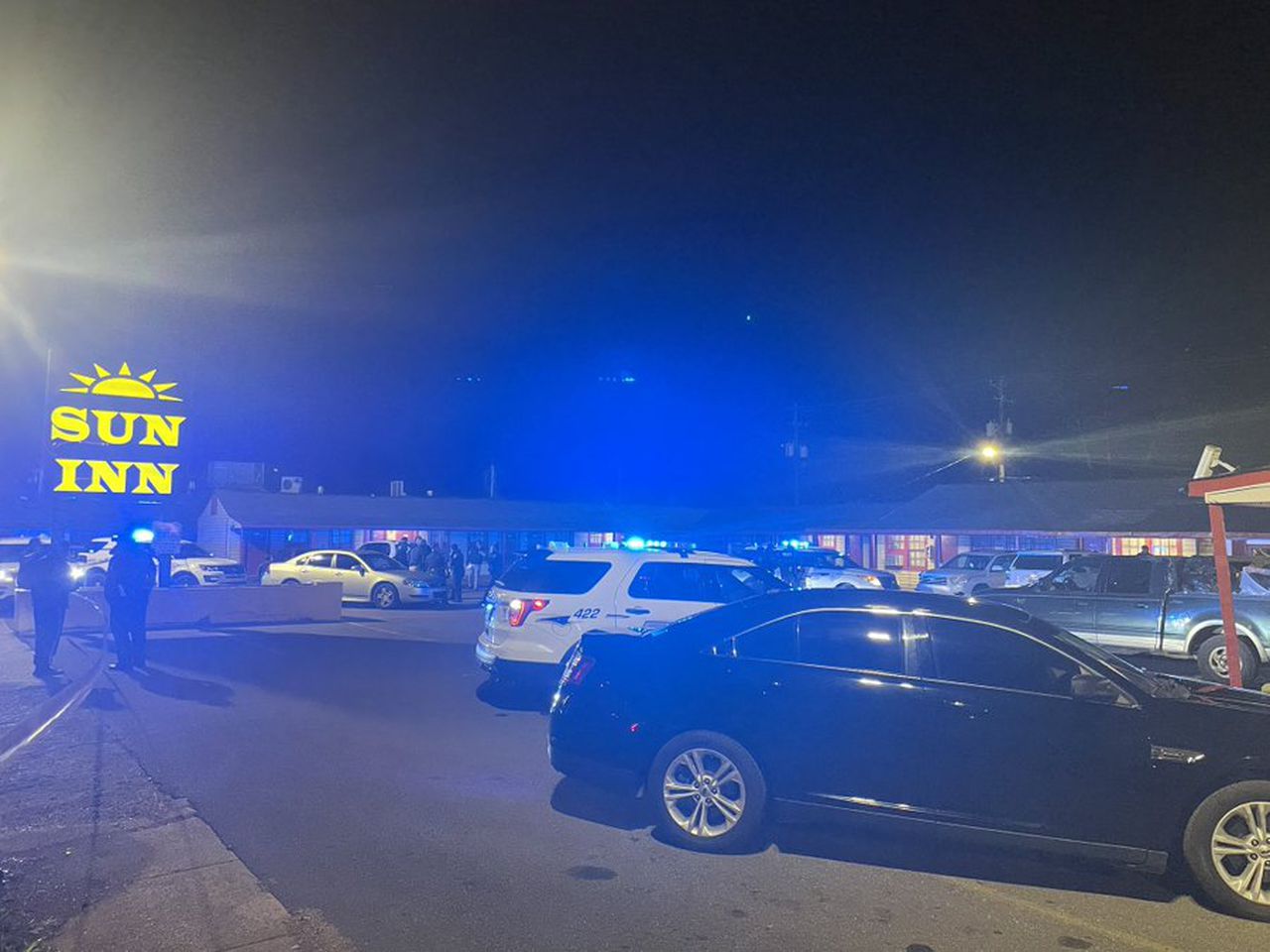 9-year-old girl critical, father injured in shooting at Birmingham motel