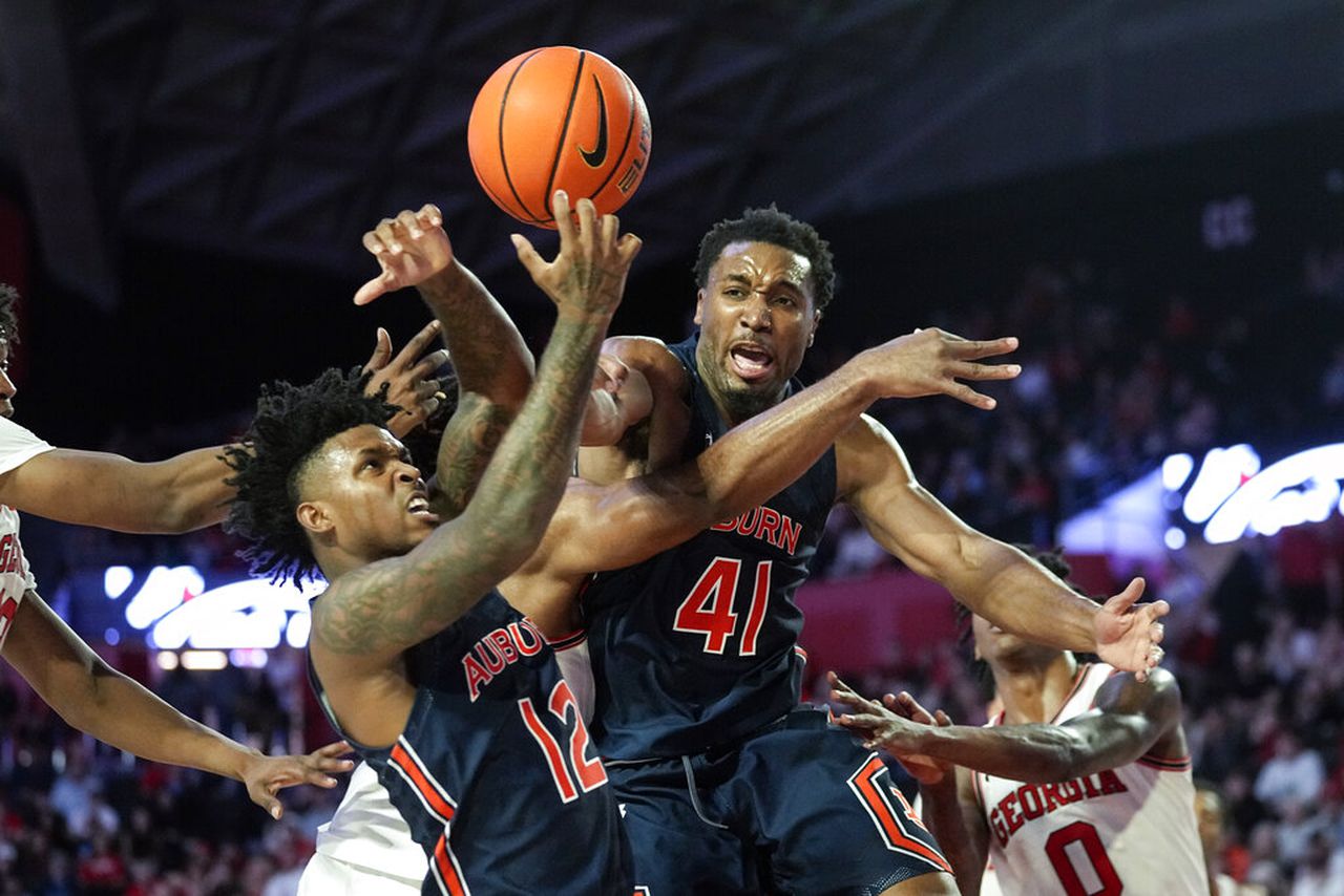 After Georgia loss, accountability key for Auburn ahead of Arkansas clash