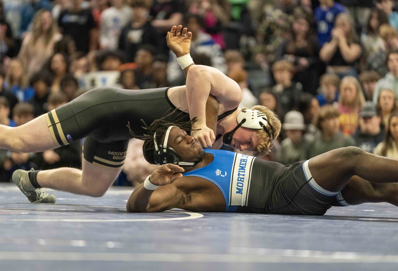 AHSAA Wrestling: Mountain Brook tops Mortimer Jordan for duals title