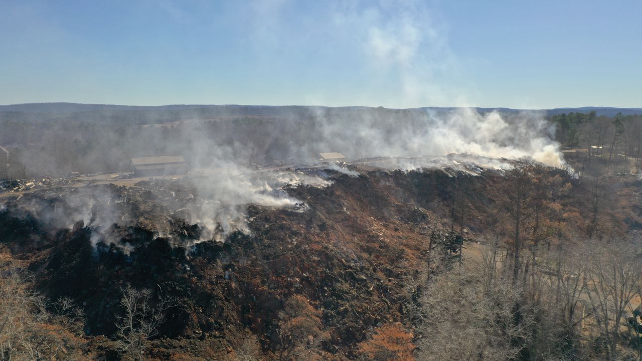 Alabama calls on EPA to fight landfill fire burning for 7 weeks