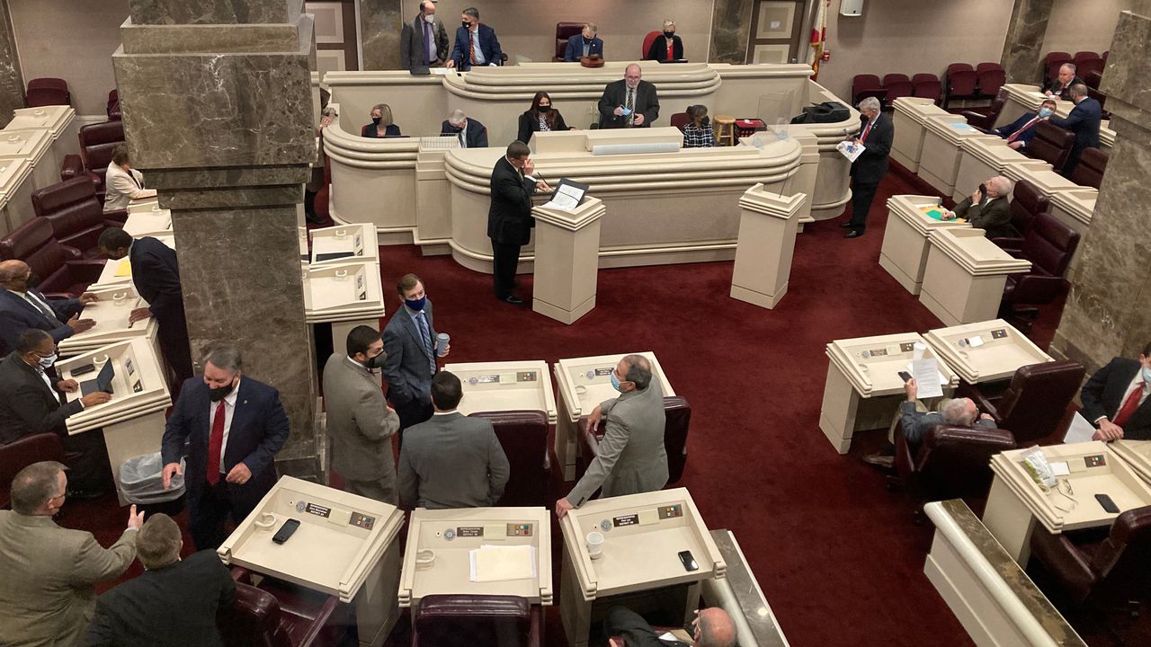 Alabama Legislature begins another term with 37 new lawmakers