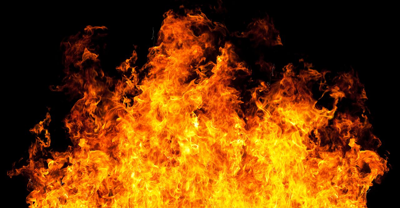 Alabama man set home on fire, trapped 6 roommates with bungee cord, police say