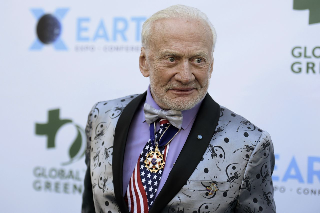 Apollo 11 astronaut Buzz Aldrin gets married on 93rd birthday