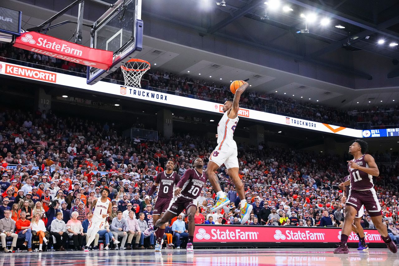 Auburn basketball ties school record for consecutive weeks ranked in AP poll